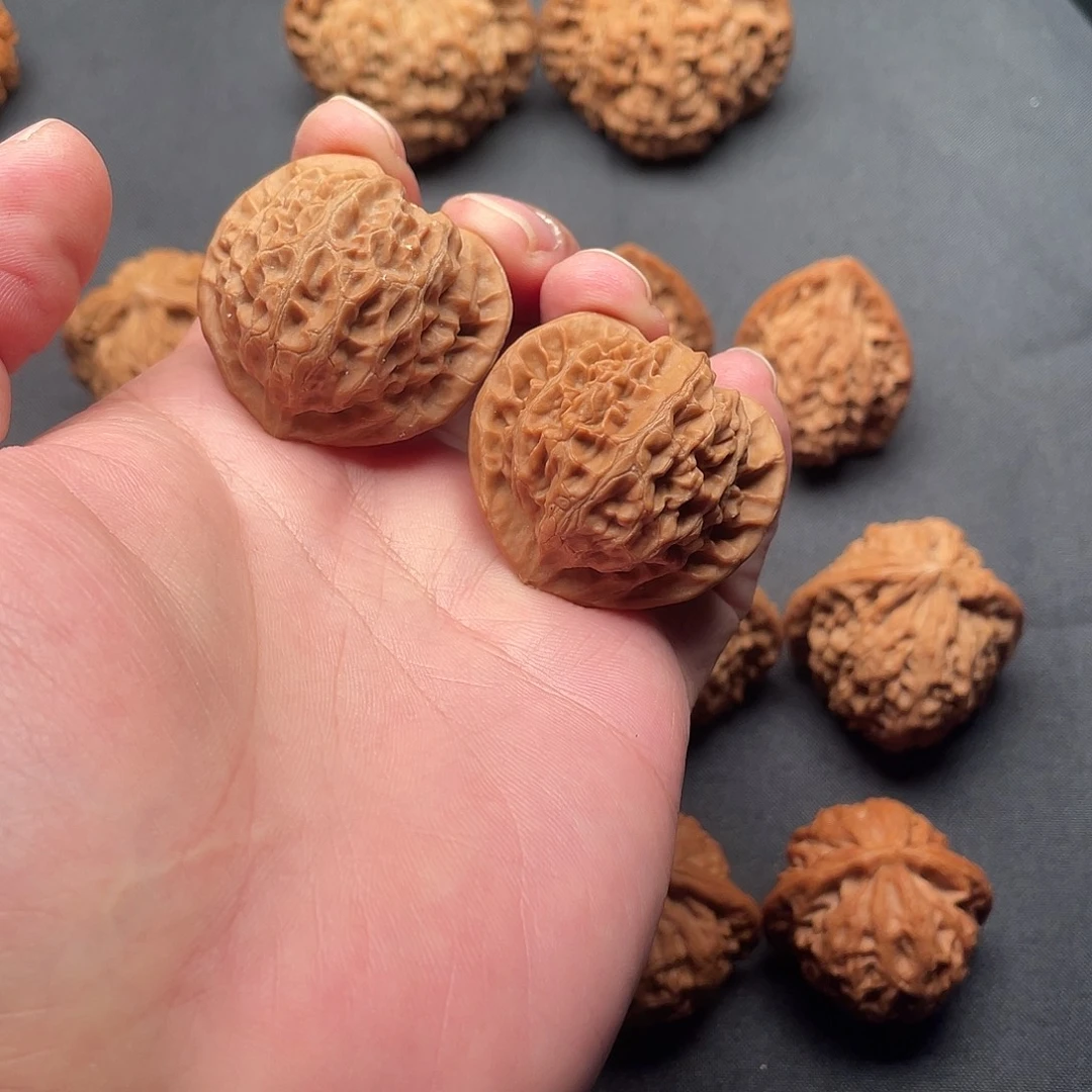 文玩核桃把件桃心宫灯全品