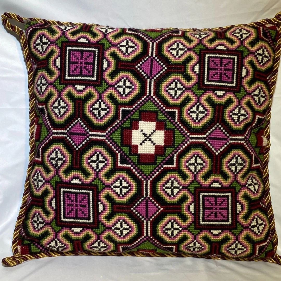 金钟绒线绣抱枕K712（不印花）