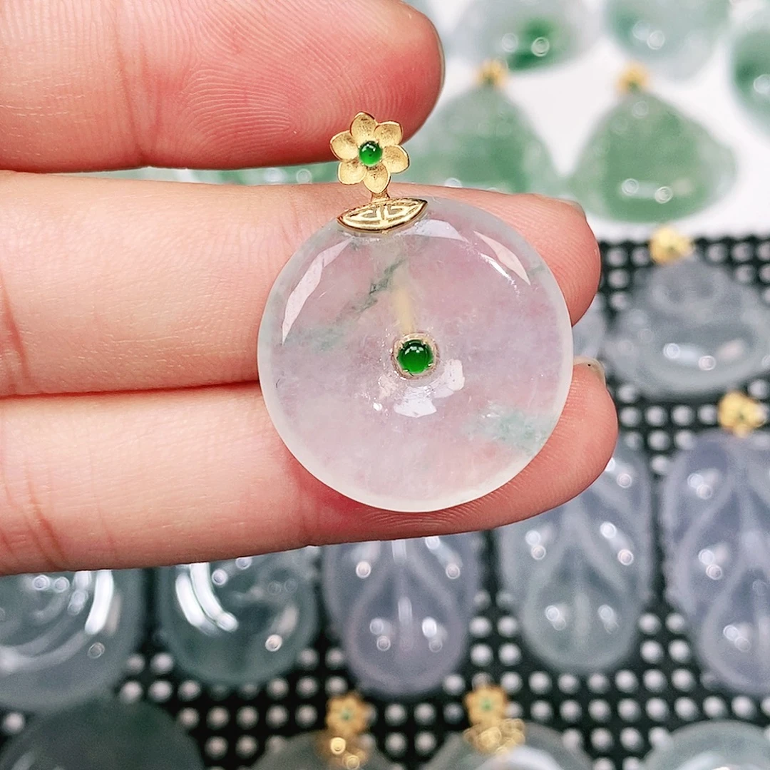 颈饰18K金镶嵌翡翠