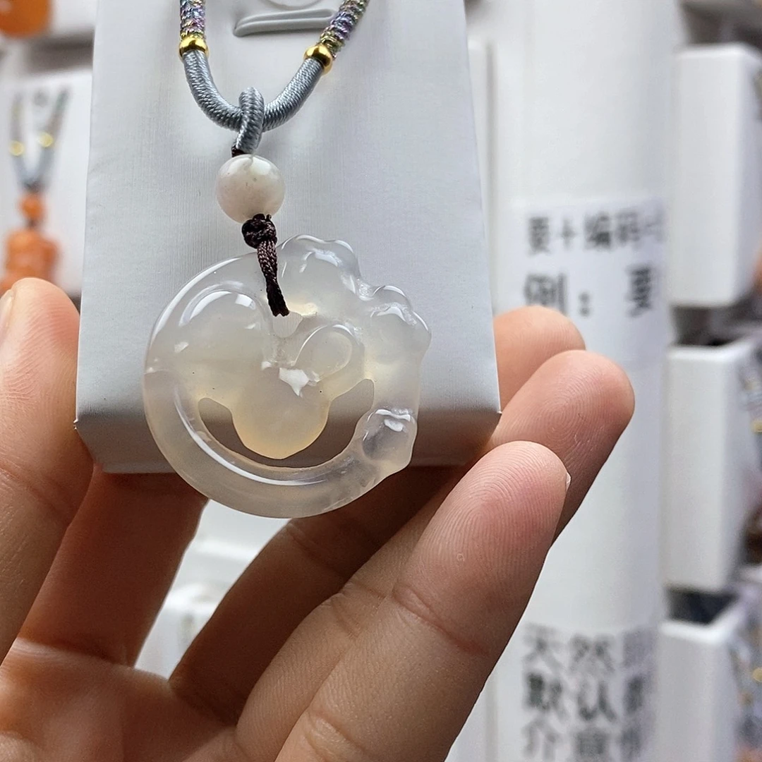 石英质玉吊坠(不含链)未镶嵌如**行