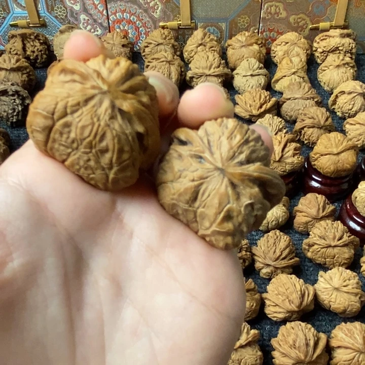 文玩核桃吊坠宫灯蛇