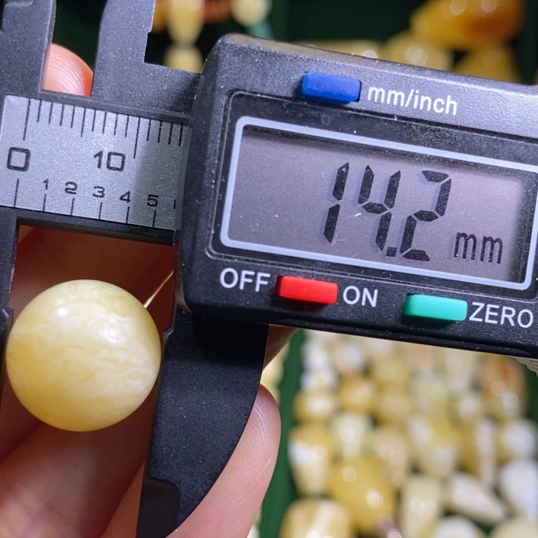 蜜蜡未镶嵌裸石配饰