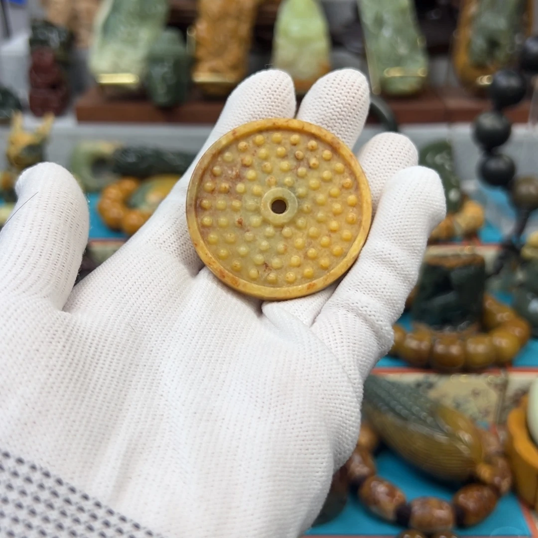 梦***影岫岩河磨玉（透闪石质玉）未镶嵌吊坠(不含链)