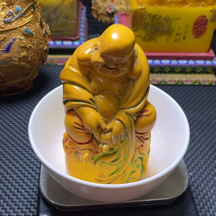 摆件雄**下瓷器和陶瓷的