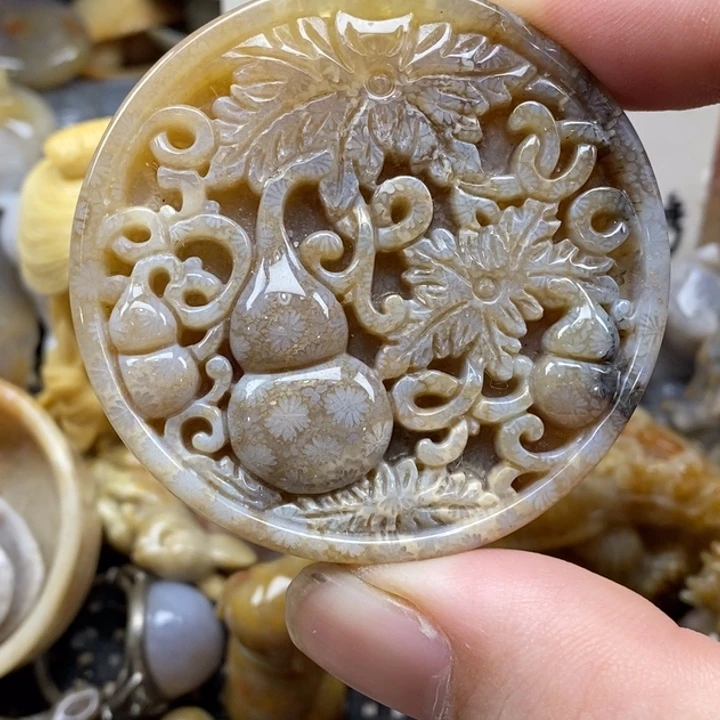 硅化珊瑚（珊瑚玉）未镶嵌颈饰
