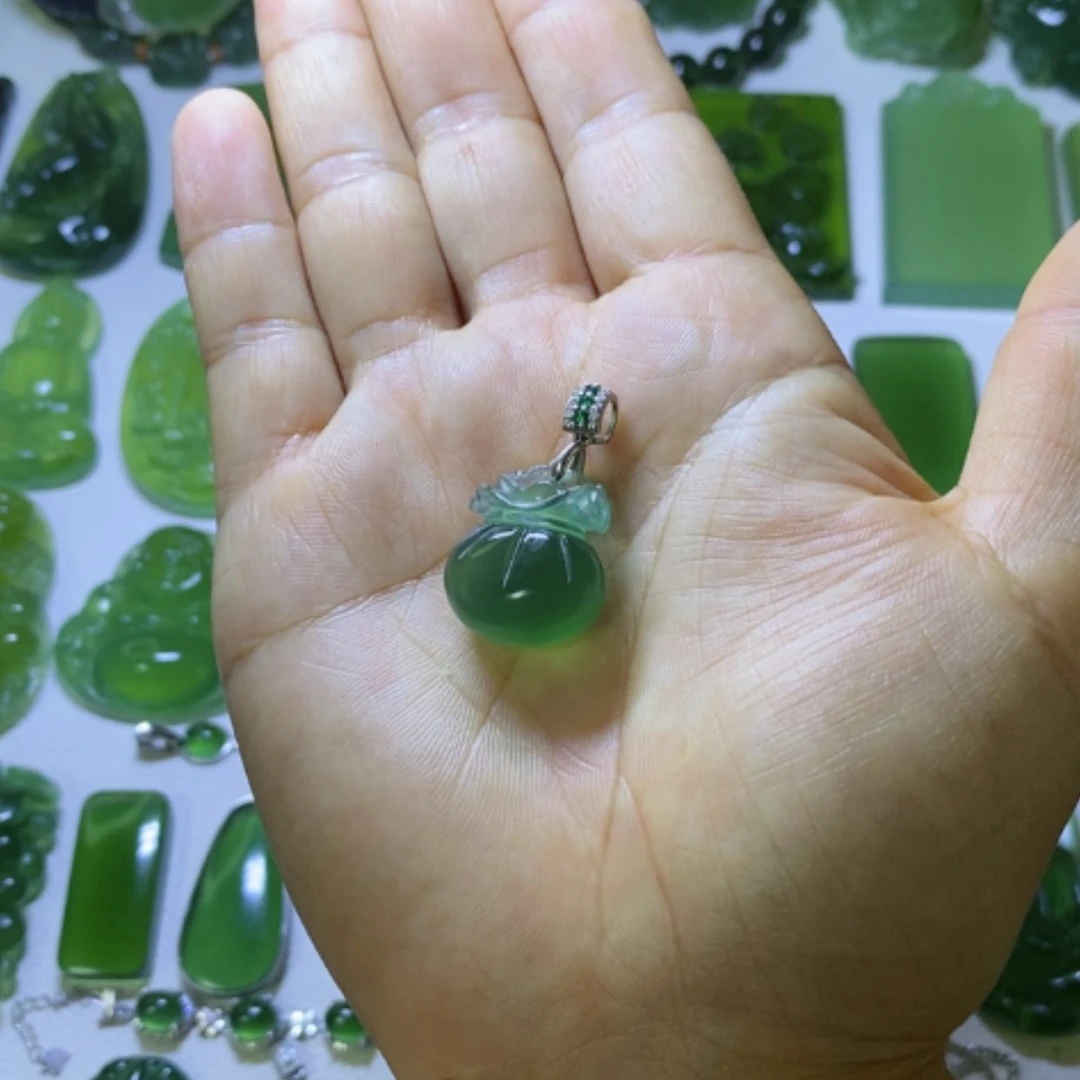 【闪购商品】未镶嵌蛇纹石玉颈饰