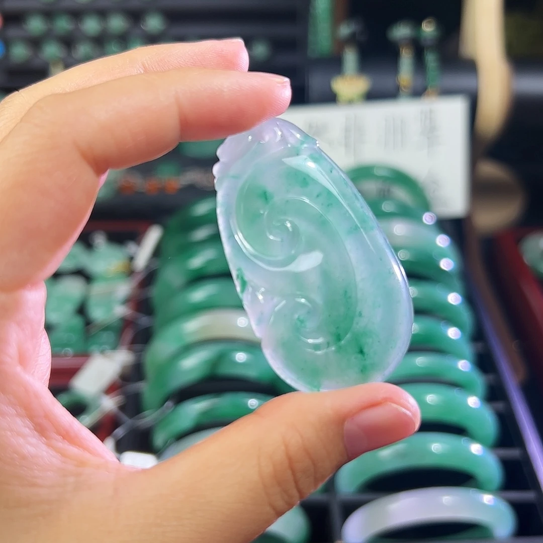 石英质玉未镶嵌颈饰