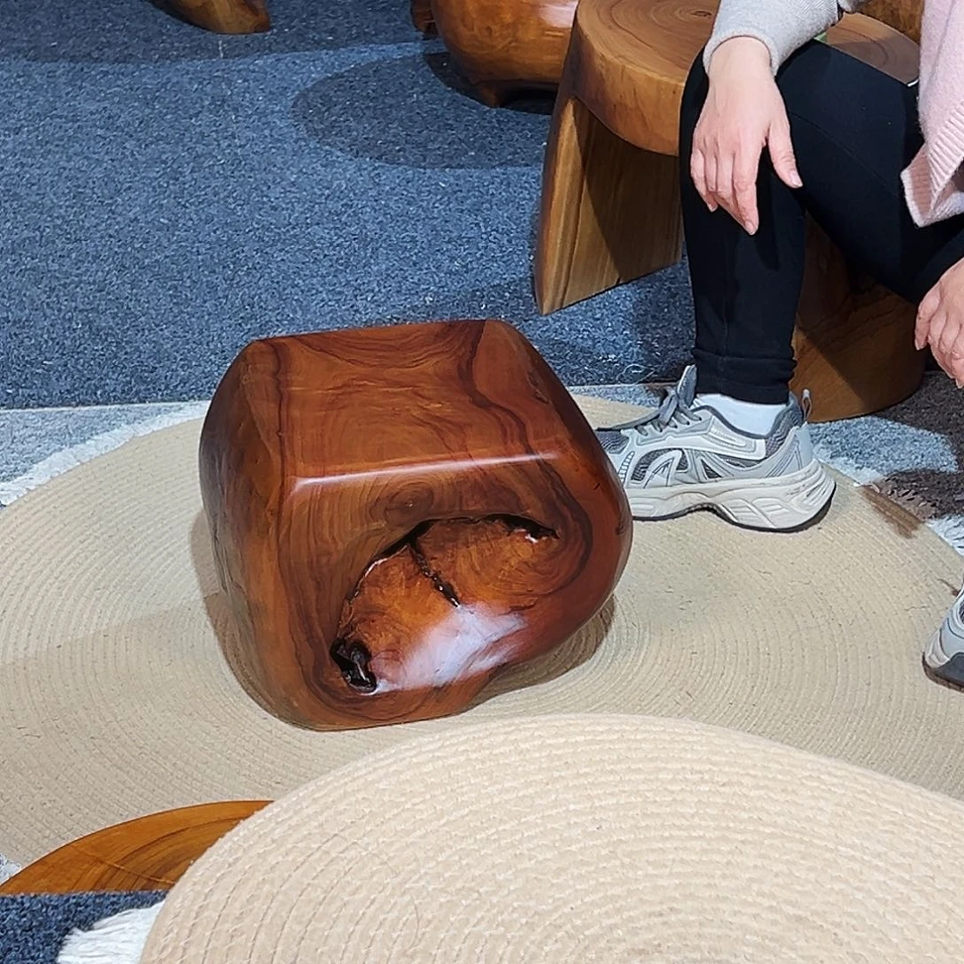 18 号香樟木尺寸：32-27-26cm