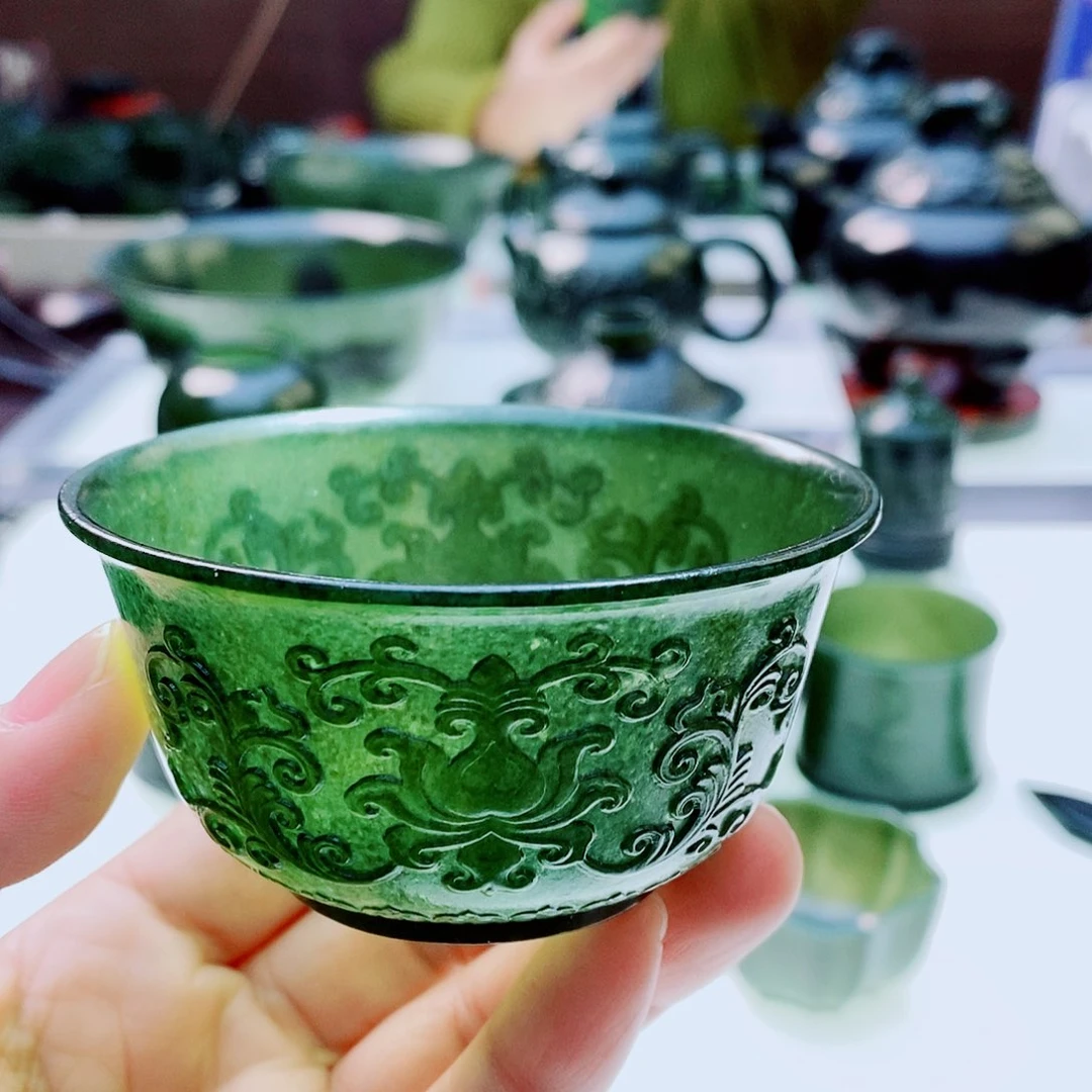 未镶嵌和田玉摆件微瑕