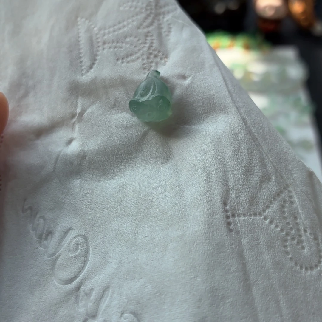 奶***糖定制翡翠未镶嵌莲花