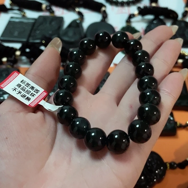 翡翠颈饰未镶嵌纵*线