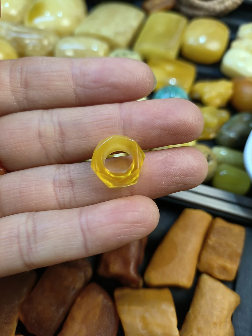 琥珀蜜蜡跑环配饰