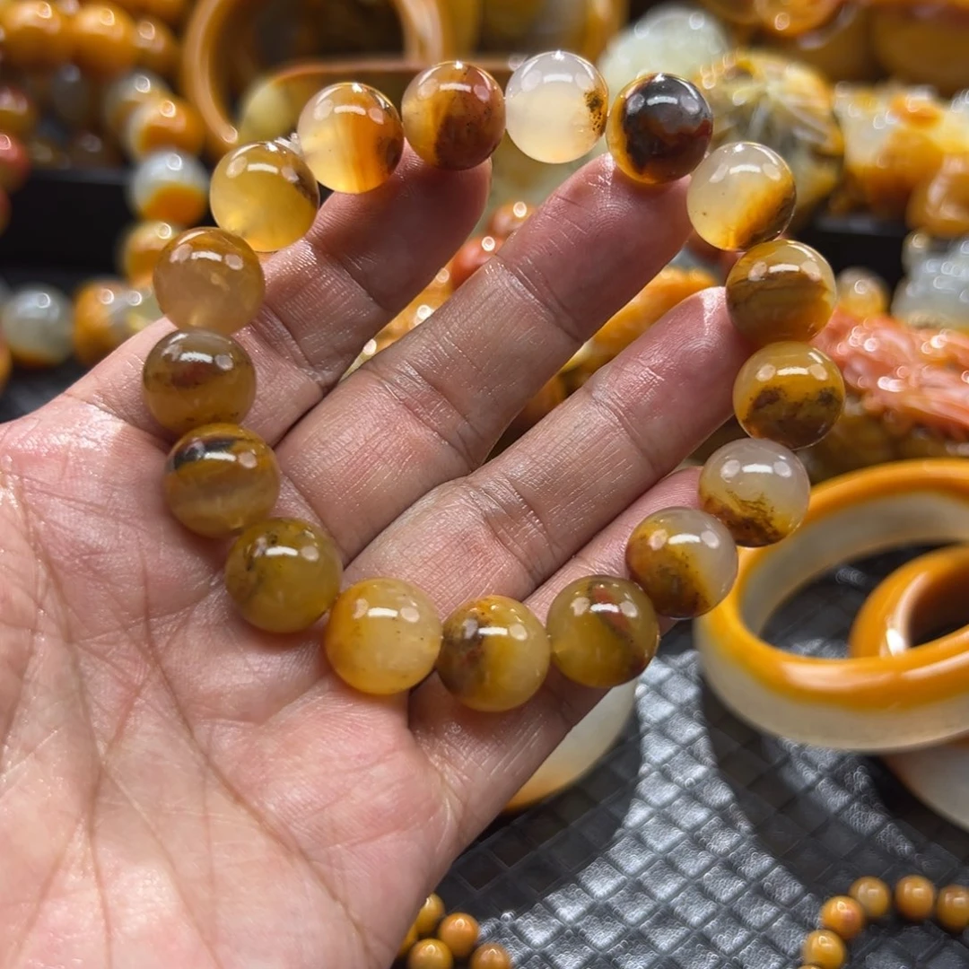 石英质玉未镶嵌颈饰