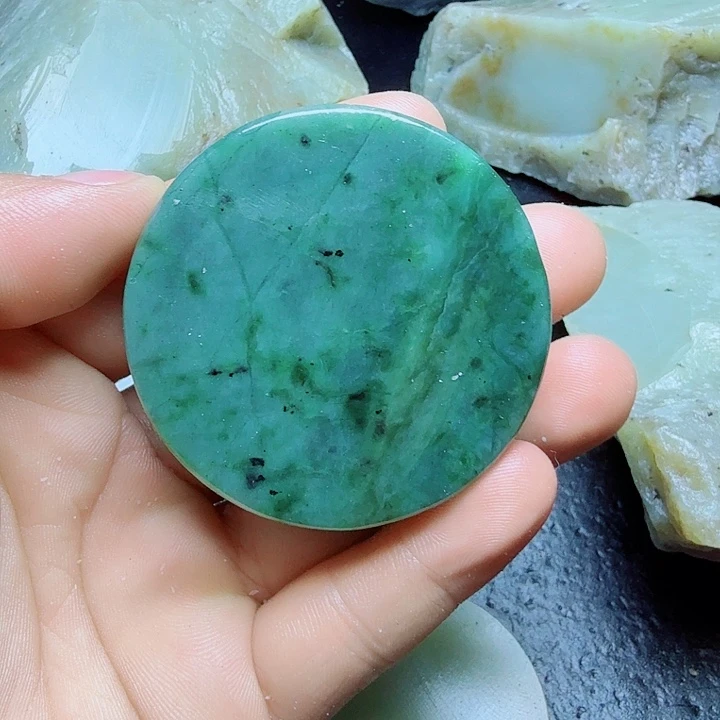 和田玉（糖玉）未镶嵌珠宝奇石