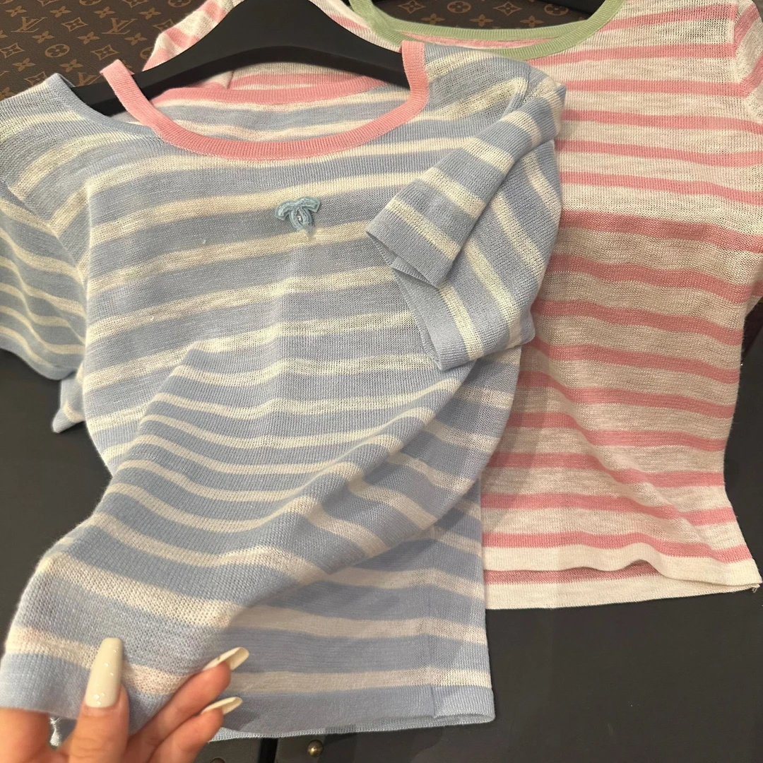 2025春夏新款 女士粉蓝条纹圆领短袖T恤衫（D12CL55DT01）