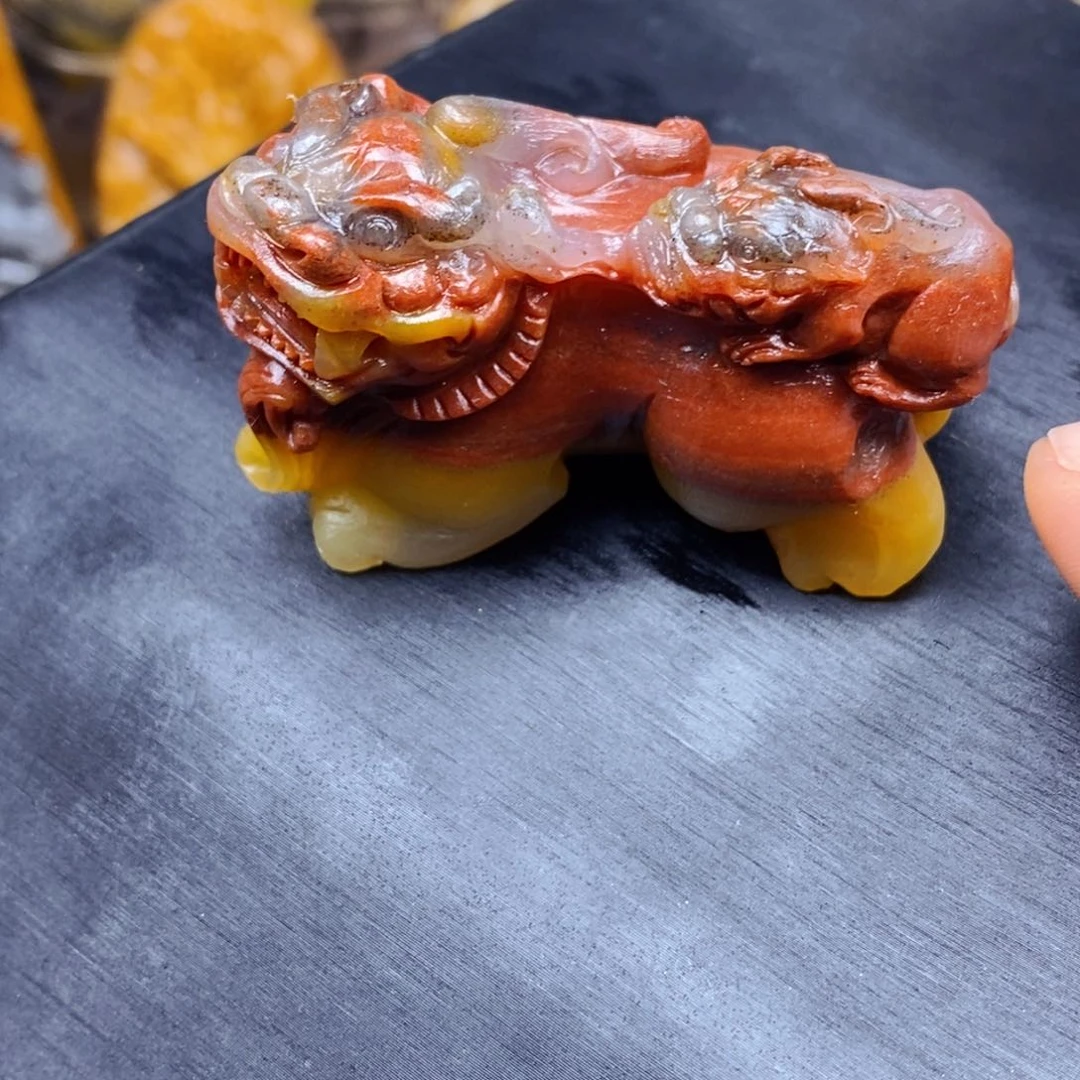 石英质玉（黄龙玉）颈饰未镶嵌