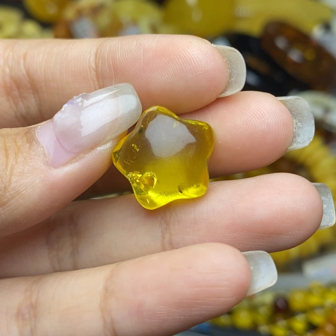 未镶嵌琥珀珠宝奇石