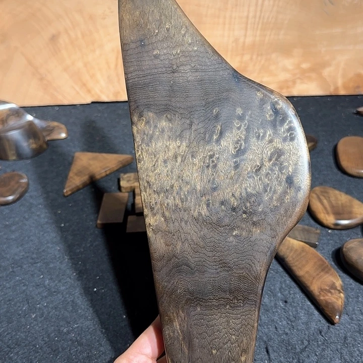 风***律阴沉木直播间一物一拍截图