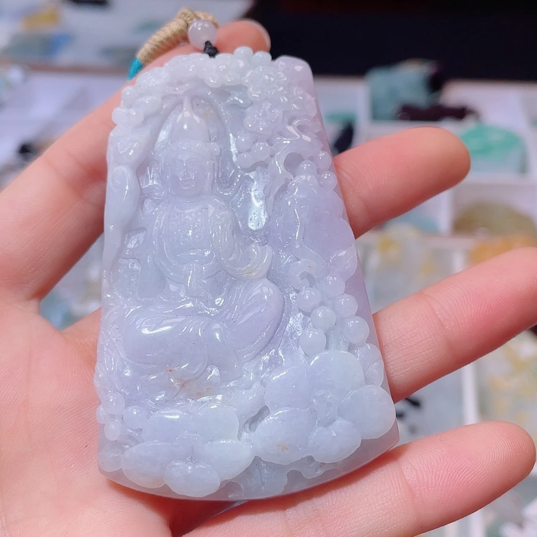 翡翠未镶嵌颈饰一个