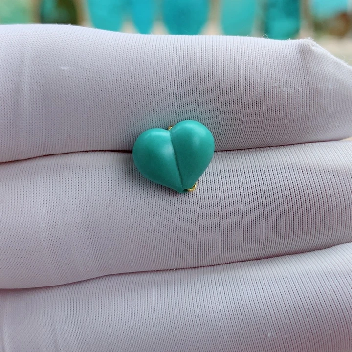 绿松石未镶嵌挂件