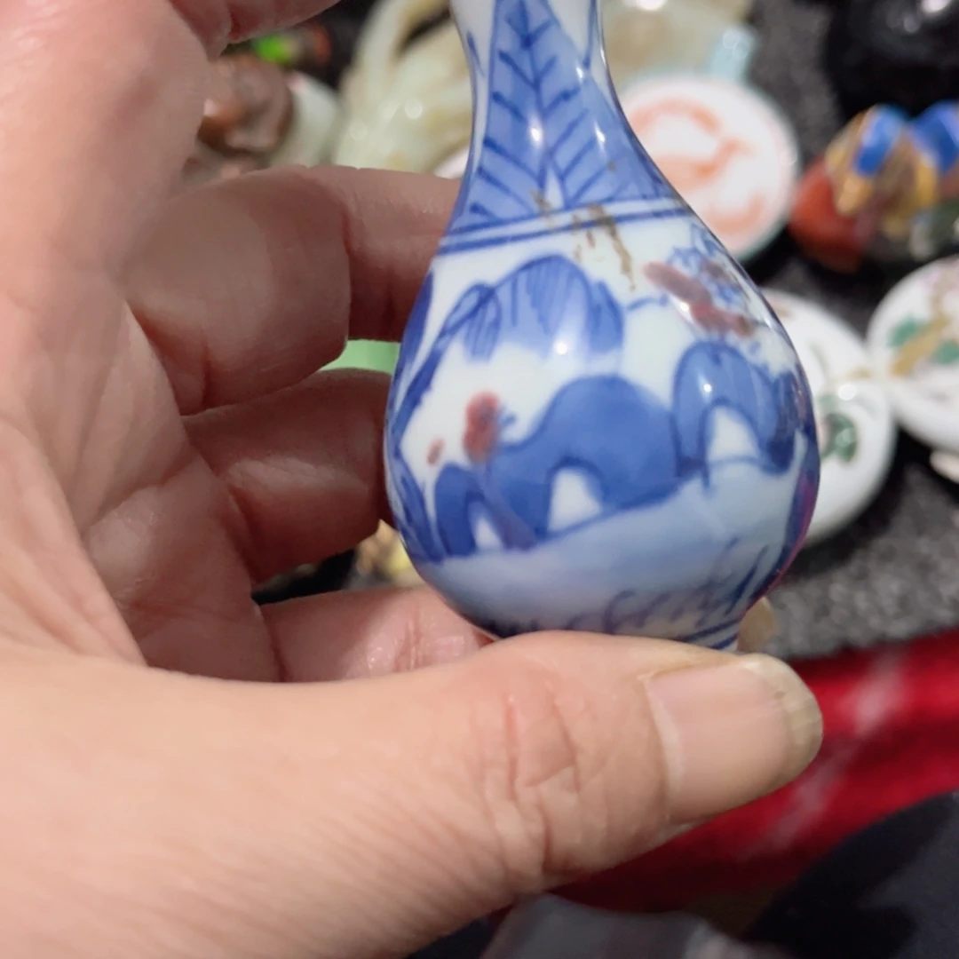 碟一个鼻烟壶一个