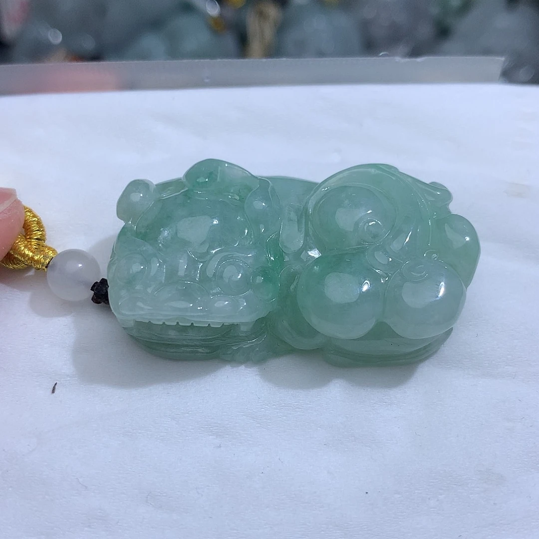 翡翠未镶嵌颈饰766。