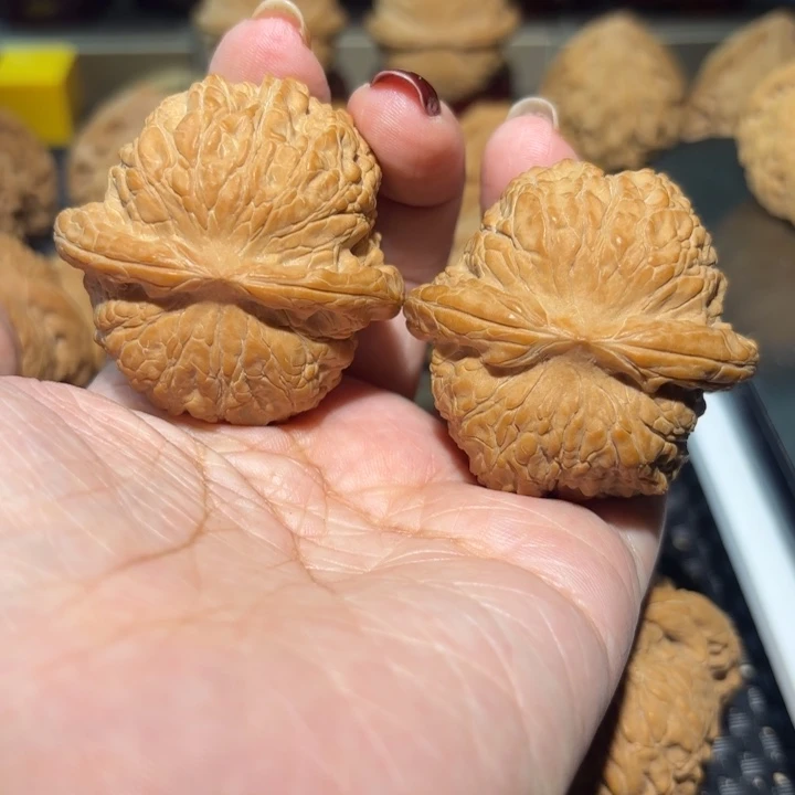 文玩核桃吊坠43全品血麒麟一对