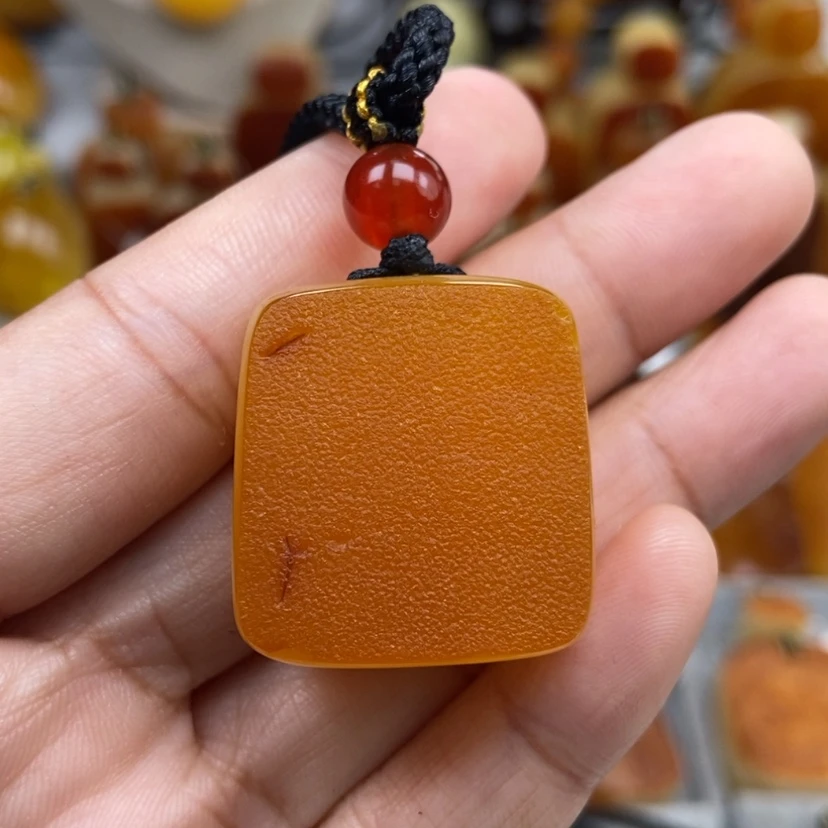 【闪购商品】琥珀颈饰未镶嵌
