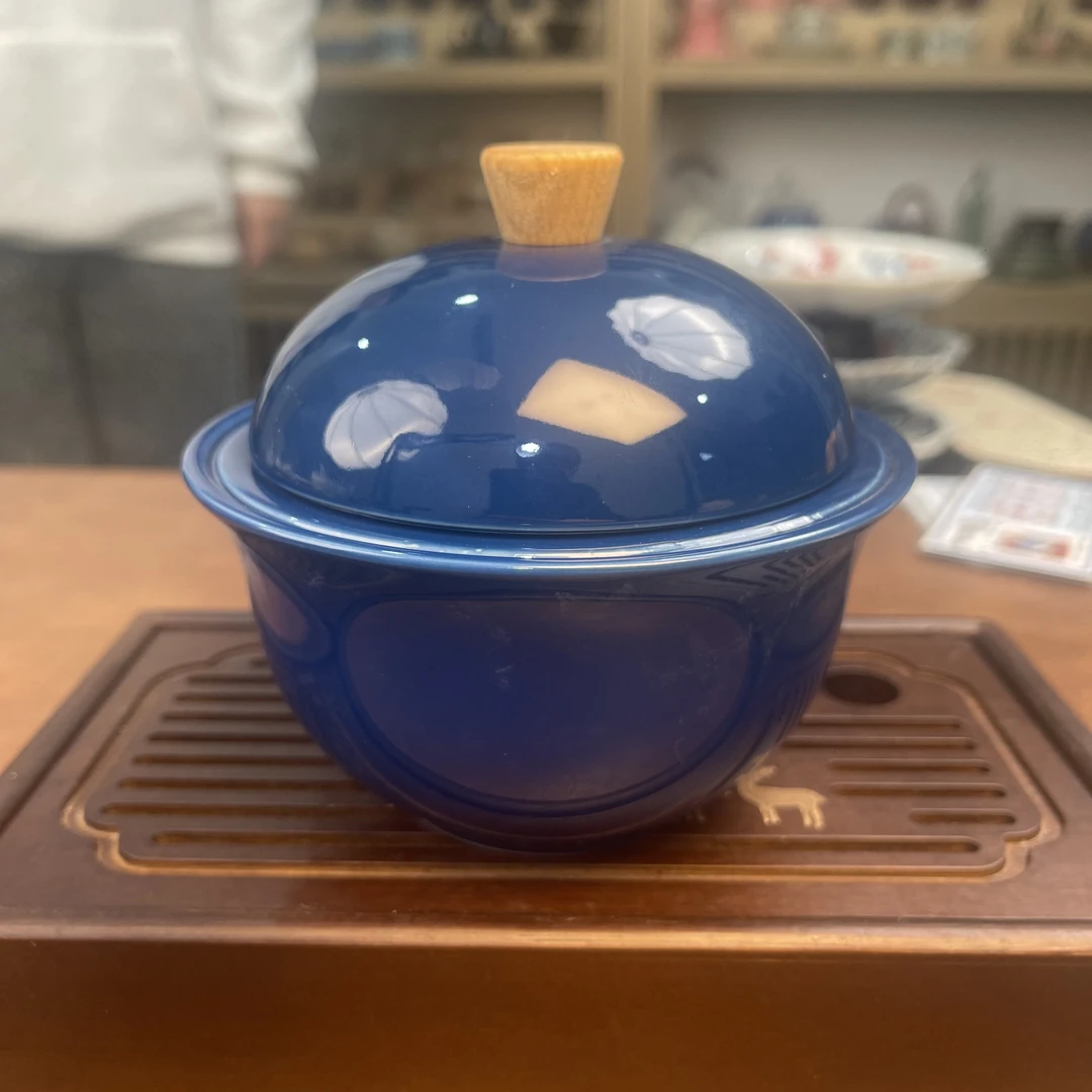 藏蓝色陶瓷带盖烟灰缸A1001