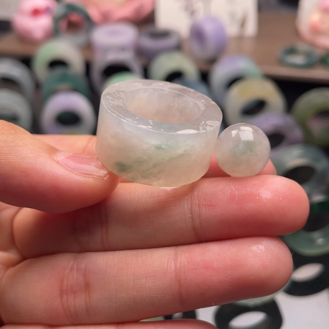 定制翡翠未镶嵌  冰奶绿