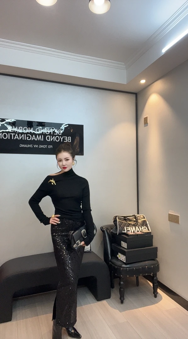 细羊毛斜肩打底长袖