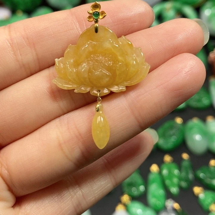 颈饰未镶嵌翡翠吊坠