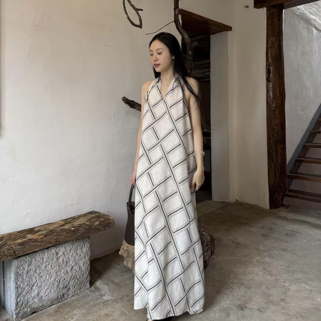 新款《工艺麻挂脖连衣裙》无袖亚麻女夏季百搭显瘦度假风长裙