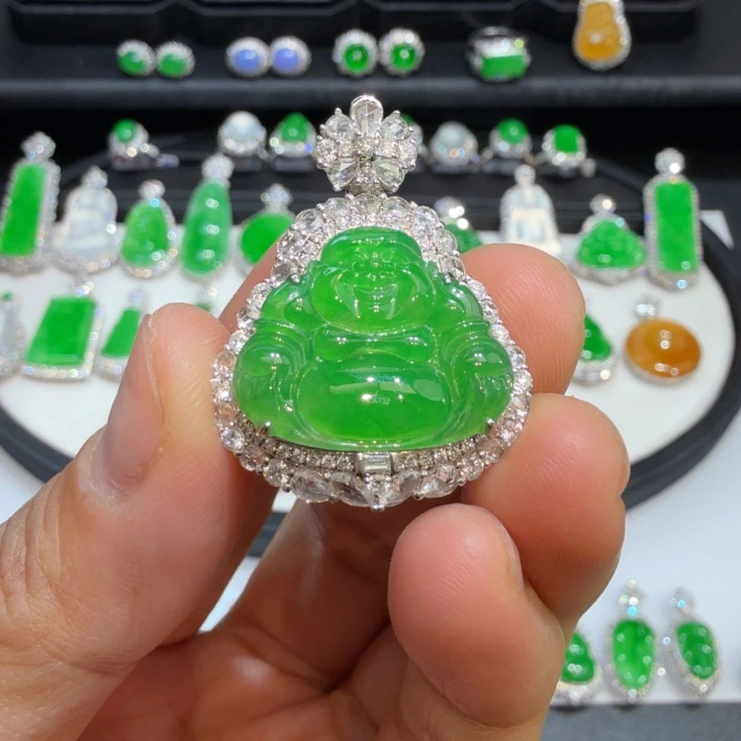 晴***栀颈饰18K金镶嵌翡翠收到货48小时鉴赏期