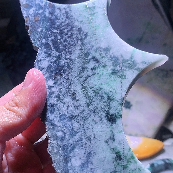 颈饰未镶嵌翡翠边角料