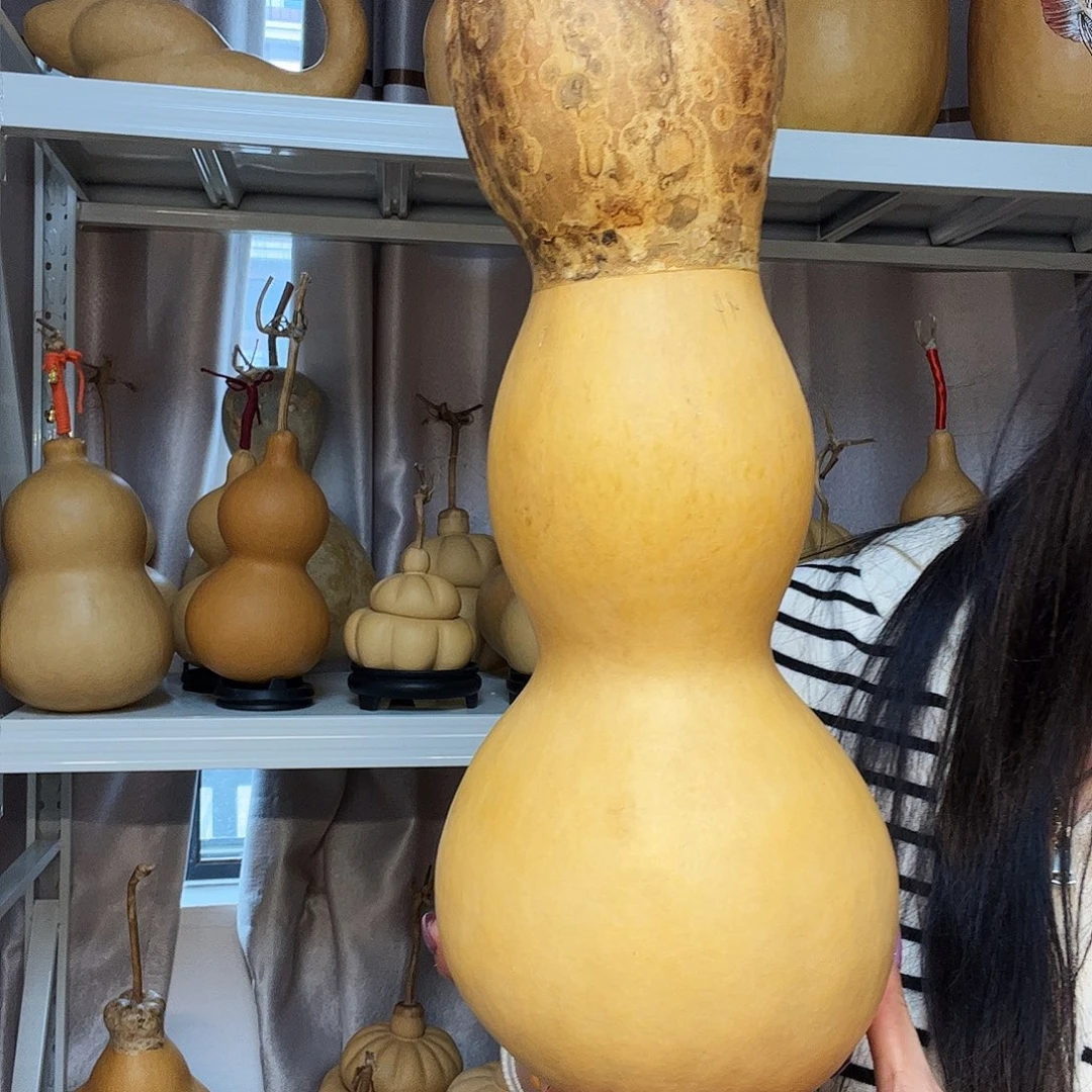 洲微瑕莲花头葫芦摆件