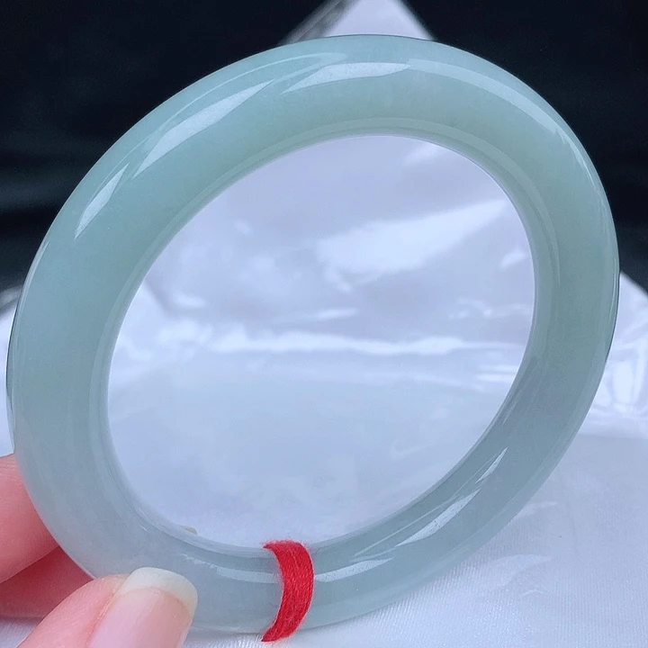 未镶嵌手镯（圆镯）翡翠天然