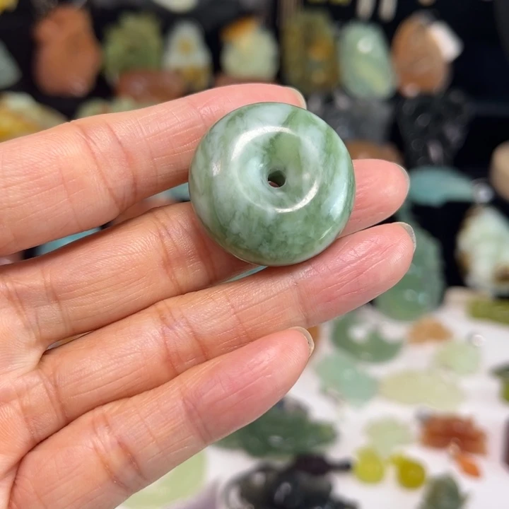 蛇纹石玉未镶嵌吊坠(赠链)