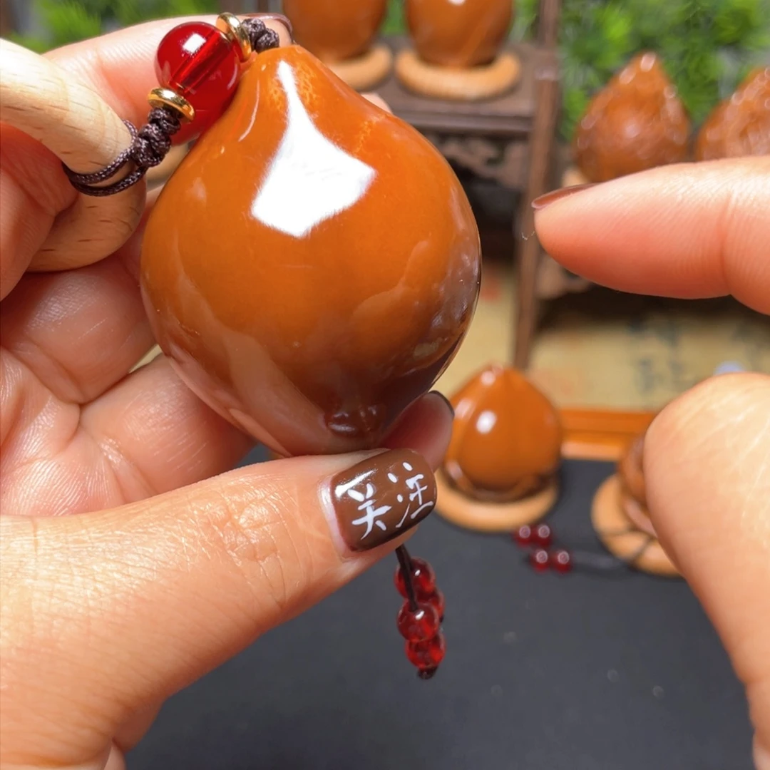 橄榄核吊坠一线天40穿配