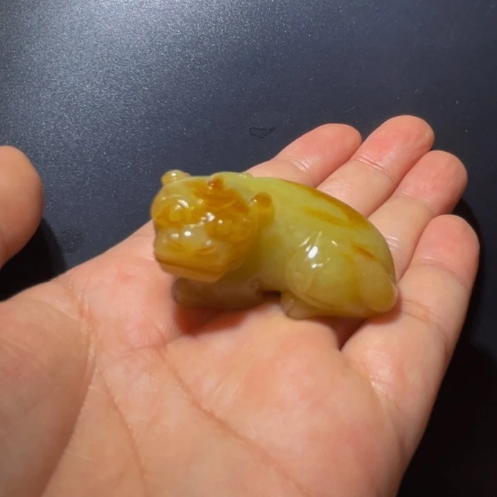 和田玉颈饰未镶嵌光***事