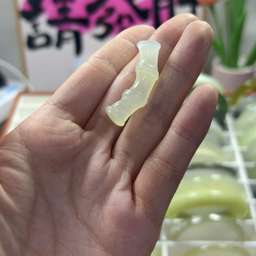 蛇纹石玉未镶嵌手镯389