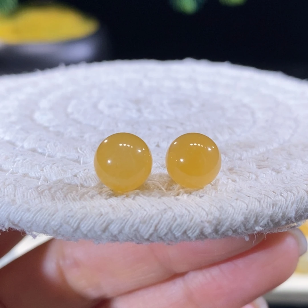 翡翠未镶嵌颈饰多样性发其一