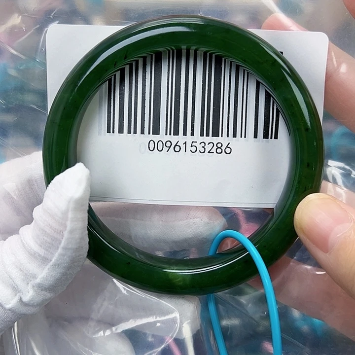 和田玉未镶嵌手镯微瑕61