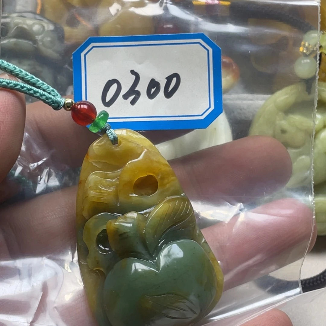 岫玉颈饰未镶嵌吊坠