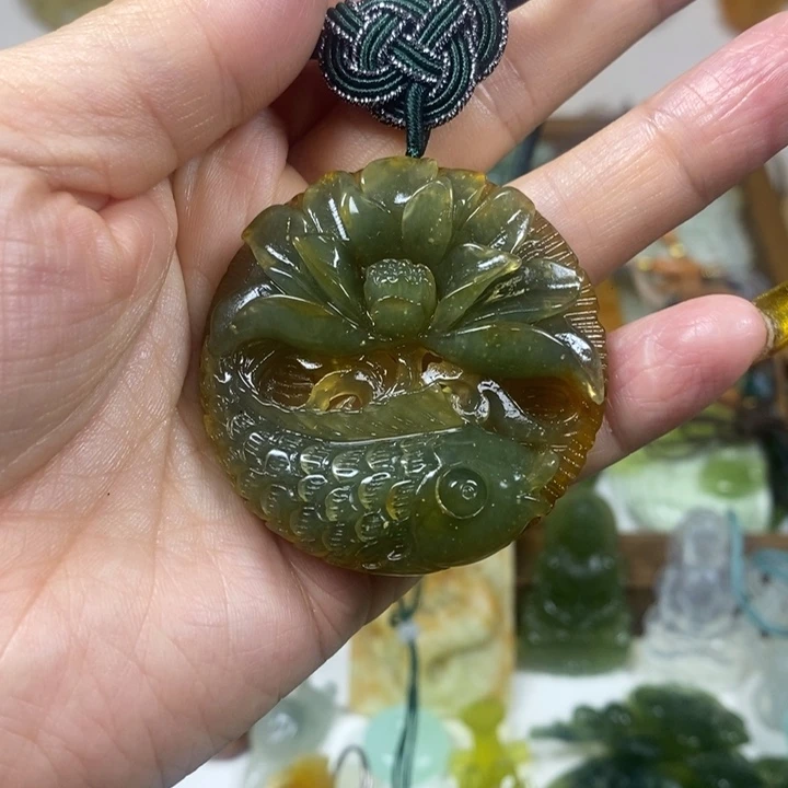 未镶嵌蛇纹石玉吊坠