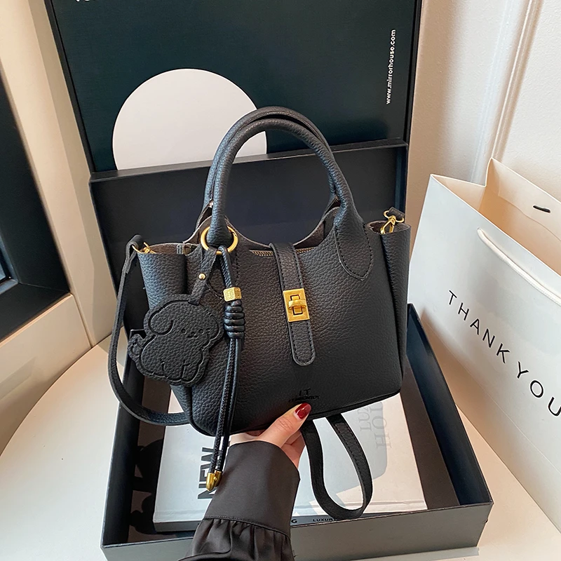 1174 黑色（长20厘米高16厘米）时尚百搭包包（无礼盒）