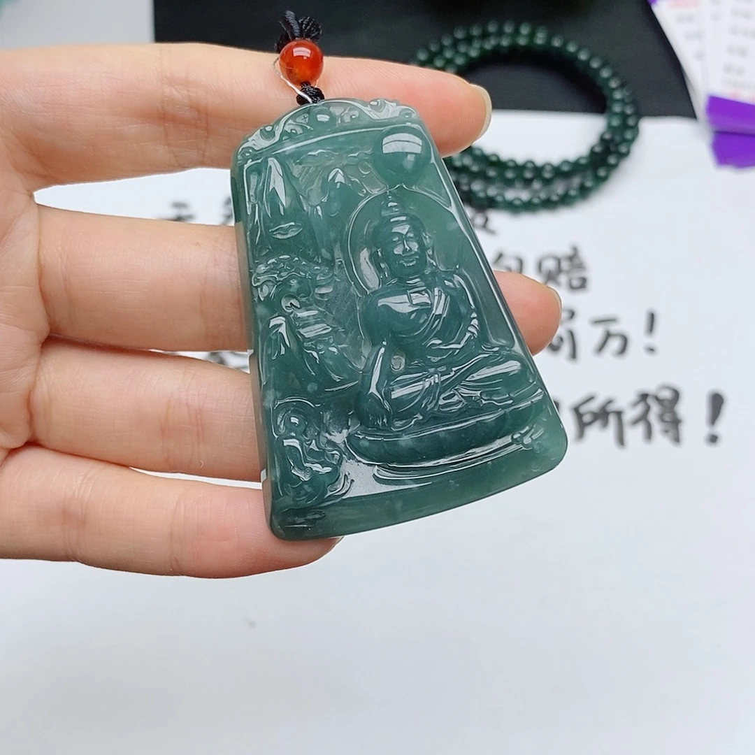 颈饰未镶嵌翡翠