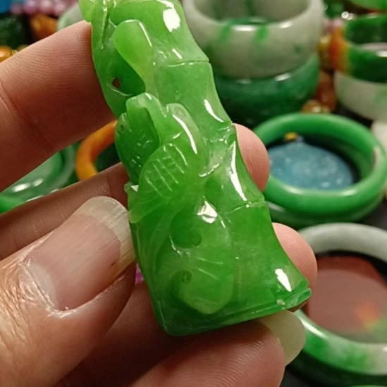 翡翠未镶嵌挂件翡翠