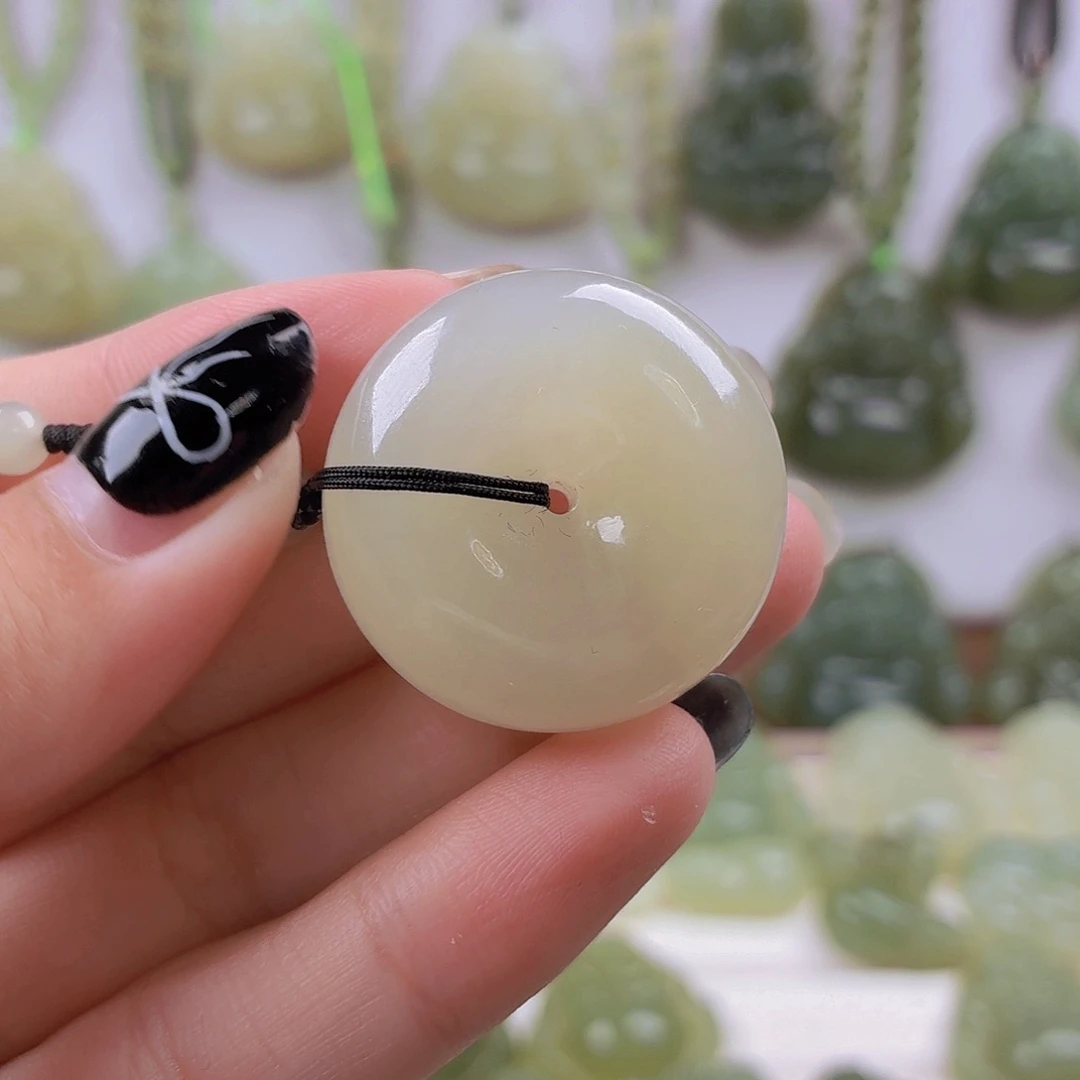 颈饰未镶嵌和田玉