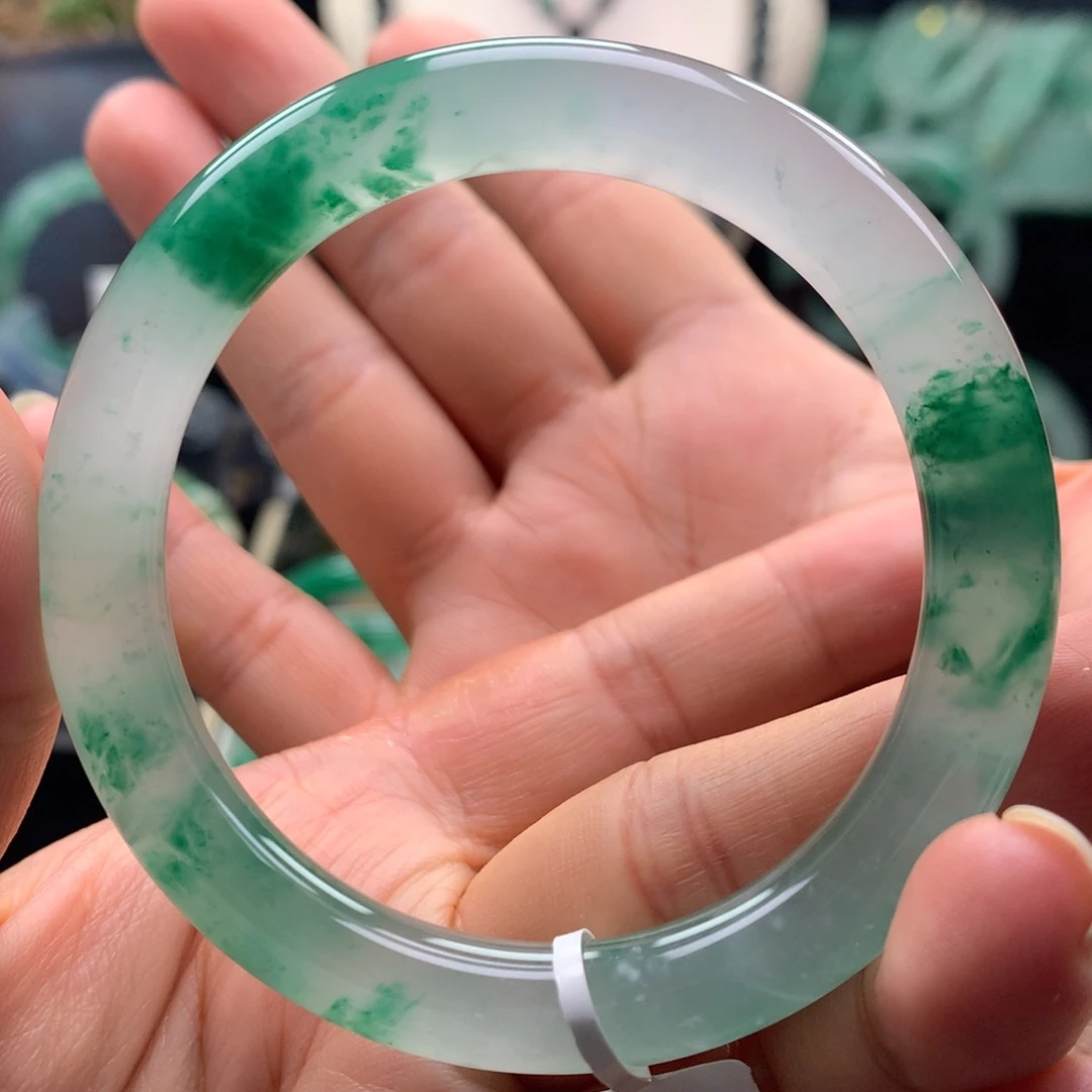 未镶嵌手镯石英质玉